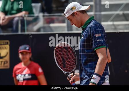 John Isner (USA) sembra sconsolato Alexander Zverev (GER) durante l'ATP World Tour Masters 1000 internazionali BNL D'Italia al Foro Italico, Roma, Italia il 20 maggio 2017. (Foto di Giuseppe Maffia/NurPhoto) *** Please use Credit from Credit Field *** Foto Stock