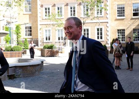 Il leader dei liberali democratici Tim Farron partecipa a una visita elettorale generale presso la sede di Graze, nel sud-ovest di Londra, il 22 maggio 2017. La Gran Bretagna va alle urne per eleggere un nuovo parlamento in occasione delle elezioni generali del 8 giugno. (Foto di Jay Shaw Baker/NurPhoto) *** Please use Credit from Credit Field *** Foto Stock