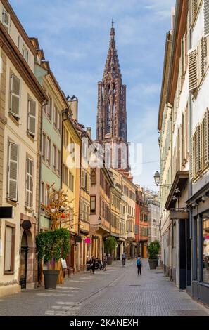 Impressione idilliaco di Strasburgo, una città nella regione dell'Alsazia in Francia Foto Stock