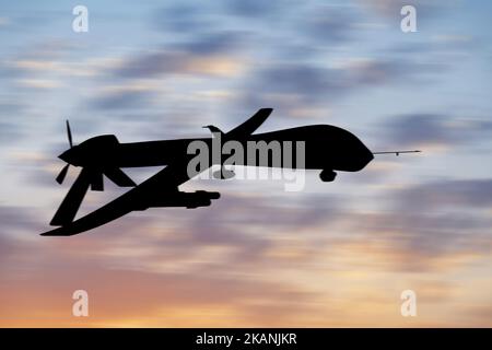 Ucraina. 03rd Nov 2022. La silhouette del General Atomics mq-1 Predator al tramonto. Combatti il drone. Foto illustrativa (Foto di Aleksandr Gusev/Pacific Press) Credit: Pacific Press Media Production Corp./Alamy Live News Foto Stock