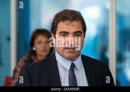 I membri del partito francese di destra Les Republicains (LR) Christian Jacob arriva alla sede LR per un incontro per riflettere su una nuova strategia nel secondo turno delle elezioni legislative a Parigi, in Francia, il 12 giugno 2017. (Foto di Julien Mattia/NurPhoto) *** Please use Credit from Credit Field *** Foto Stock