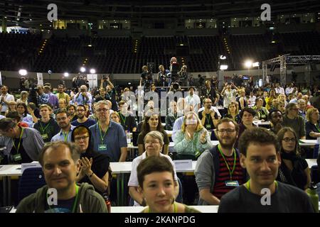 I delegati sono raffigurati durante il congresso federale del Partito Verde Tedesco (Buendnis 90 / Die Gruenen) al Velodrom di Berlino, Germania, il 16 giugno 2017. (Foto di Emmanuele Contini/NurPhoto) *** Please use Credit from Credit Field *** Foto Stock