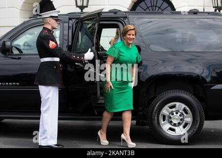 First Lady Lorena Castillo Varela di Panama, esce dalla sua auto, al Portico Sud (prato Sud) della Casa Bianca, lunedì 19 giugno 2017. (Foto di Cheriss May/NurPhoto) *** Please use Credit from Credit Field *** Foto Stock