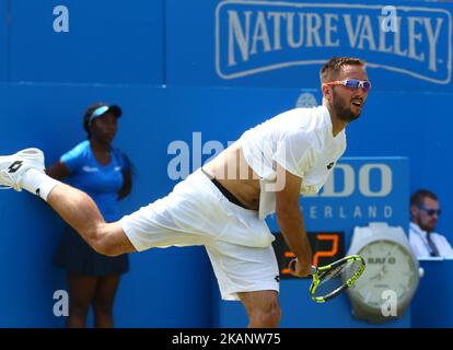 Viktor Troicki SRB ageinst Donald Young (USA) durante la partita del secondo turno il terzo giorno dei Campionati ATP Aegon al Queen's Club nella zona ovest di Londra il 21 giugno 2017 (Photo by Kieran Galvin/NurPhoto) *** Please use Credit from Credit Field *** Foto Stock