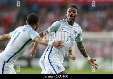 Demarai Gray of England celebra il primo gol dei suoi lati durante il Campionato europeo UEFA Under-21 Group Una partita tra Inghilterra e Polonia al Kielce Stadium il 22 giugno 2017 a Kielce, Polonia. *** Utilizzare il campo credito da credito *** Foto Stock