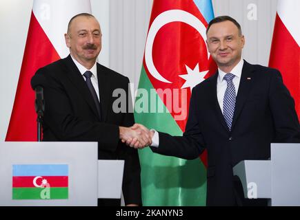 Il presidente polacco Andrzej Duda e il presidente dell'Azerbaigian Ilham Alijew durante le dichiarazioni dei media, dopo la visita del presidente dell'Azerbaigian a Varsavia, Polonia, il 27 giugno 2017. (Foto di Krystian Dobuszynski/NurPhoto) *** Please use Credit from Credit Field *** Foto Stock