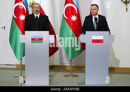 Il presidente polacco Andrzej Duda e il presidente dell'Azerbaigian Ilham Alijew durante le dichiarazioni dei media, dopo la visita del presidente dell'Azerbaigian a Varsavia, Polonia, il 27 giugno 2017. (Foto di Krystian Dobuszynski/NurPhoto) *** Please use Credit from Credit Field *** Foto Stock