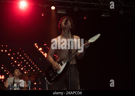 La band americana indie: I Twin Peaks suonano dal vivo sul palco al Citadel Festival di Londra, Regno Unito, il 16 luglio 2017. Twin Peaks è un gruppo indie statunitense di Chicago, Illinois. La band è composta da Cadien Lake James (voce, chitarra), Clay Frankel (voce, chitarra), Jack Dolan (voce, Basso), Colin Croom (tasti, voce, chitarra) e Connor Brodner (batteria). (Foto di Alberto Pezzali/NurPhoto) *** Please use Credit from Credit Field *** Foto Stock