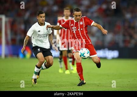 Philippe Coutinho di Liverpool e Rafinha di Bayern durante la partita Audi Cup 2017 tra Bayern Muenchen e Liverpool FC alla Allianz Arena il 1 agosto 2017 a Monaco di Baviera, Germania. (Foto di Matteo Ciambelli/NurPhoto) *** Please use Credit from Credit Field *** Foto Stock