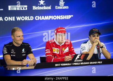 77 BOTTAS Valtteri dalla Finlandia del team Mercedes GP, 07 RAIKKONEN Kimi dalla Finlandia della scuderia Ferrari e 19 MASSA Felipe dal Brasile della Williams F1 durante la conferenza stampa ufficiale della FIA durante il Gran Premio del Belgio di Formula uno al circuito di Spa-Francorchamps il 24 agosto 2017 a Spa, Belgio. (Foto di Xavier Bonilla/NurPhoto) Foto Stock