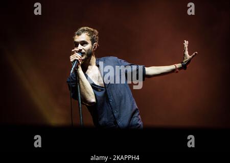 Tom Smith della rock band inglese Editori che suonano dal vivo al Lowlands Festival 2017 Biddinghuizen, Olanda (Photo by Roberto Finizio/NurPhoto) Foto Stock