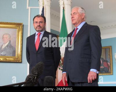 Il Segretario Tillerson incontra il Ministro degli esteri messicano Luis Videgaray caso, presso il Dipartimento di Stato di Washington, DC, il 30 agosto 2017. (Foto di Kyle Mazza/NurPhoto) Foto Stock