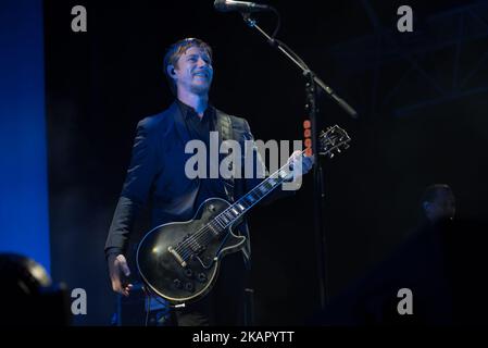 La rock band americana Interpol si esibirà dal vivo all'Alexandra Palace di Londra il 1 settembre 2017. La band è in tournée per il 15th° anniversario del loro album di debutto 'Turn on the Bright Light'. La formazione della band è composta da Paul Banks (voce, chitarra), Daniel Kessler (basso) e Sam Fogarino (batteria) (Foto di Alberto Pezzali/NurPhoto) Foto Stock