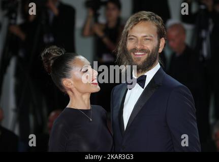 Venezia, Italia. 06 Settembre 2017. Alessandro Borghi e Roberta Pitrone partecipano alla prima edizione del film 'Loving Pablo' presentato fuori concorso al Festival del Cinema di Venezia 74th (Foto di Matteo Chinellato/NurPhoto) Foto Stock