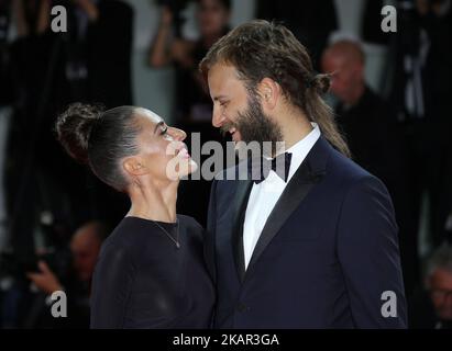 Venezia, Italia. 06 Settembre 2017. Alessandro Borghi e Roberta Pitrone partecipano alla prima edizione del film 'Loving Pablo' presentato fuori concorso al Festival del Cinema di Venezia 74th (Foto di Matteo Chinellato/NurPhoto) Foto Stock