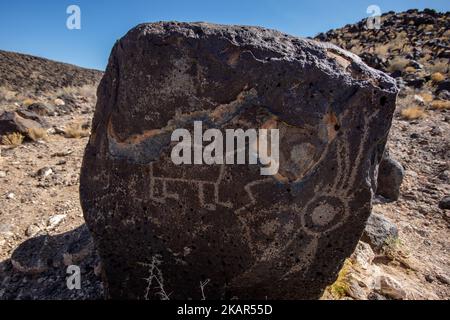 Un primo piano di un antico petroglifo al Boca Negra Canyon nel New Mexico Foto Stock