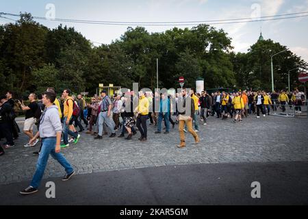 Circa 150 membri del movimento identitario di estrema destra hanno tenuto una manifestazione commemorativa a Kahlenberg Vienna (Austria), tra cui una marcia della torcia, il 10 settembre 2017. (Foto di David Speier/NurPhoto) Foto Stock