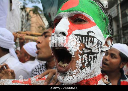 I musulmani del Bangladesh protestano contro i musulmani di Rohgingya che uccidono negli stati di Rakhine di Myanmarâ a Dhaka, Bangladesh, il 15 settembre 2017. Circa 400.000 Rohingya sono fuggiti in Bangladesh per sfuggire alle operazioni militari in corso di Myanmarâ. (Foto di Rehman Asad/NurPhoto) Foto Stock