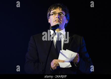 Carles Puigdemon Presidente di la Generalitat de Catalunya durante la dimostrazione finale e l'atto politico a favore della democrazia e il referendum catalano del 1st ottobre, a Montjuic, Barcellona, Spagna, il 29 settembre 2017. (Foto di Xavier Bonilla/NurPhoto) Foto Stock