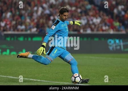 Portiere svizzero Yann Sommer durante la partita tra Portogallo e Svizzera - Coppa del mondo FIFA 2018 Qualifier match al Luz Stadium il 10 ottobre 2017 a Lisbona, Portogallo. (Foto di Bruno Barros / DPI / NurPhoto) Foto Stock