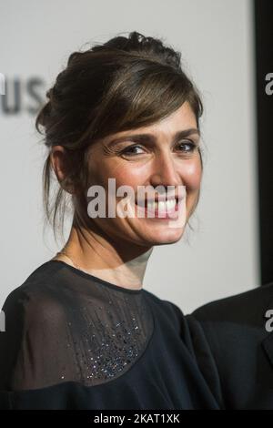 Julie Gayet posa per le fotografie quando arriva alla cerimonia durante il 9th Film Festival Lumiere il 20 ottobre 2017 a Lione, Francia. (Foto di Nicolas Liponne/NurPhoto) Foto Stock