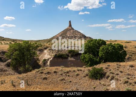 Chimney Rock, una formazione rocciosa geologica prominente lungo l'Oregon Trail, Bayard, Nebraska, USA Foto Stock