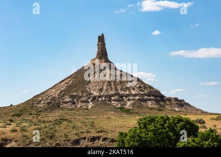 Chimney Rock, una formazione rocciosa geologica prominente lungo l'Oregon Trail, Bayard, Nebraska, USA Foto Stock