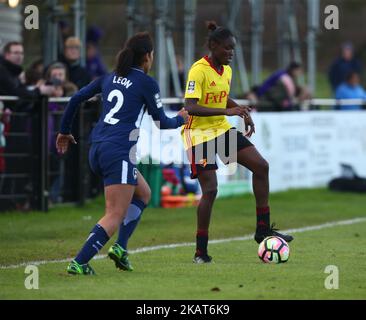 Rinsola Babajide of Watford Ladies durante la partita femminile della Super League 2 tra Watford Ladies e Tottenham Hotspur Ladies, al Kings Langley FC di Hertfordshire, Regno Unito il 29 ottobre 2017. (Foto di Kieran Galvin/NurPhoto) Foto Stock