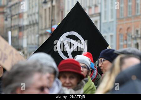 I partecipanti ai rally antifascisti si sono visti a Danzica (Polonia) il 19 novembre 2017 persone hanno protestato contro la crescente ondata di nazionalismo e razzismo in Polonia. (Foto di Michal Fludra/NurPhoto) Foto Stock