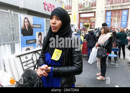L'associazione francese degli alloggi DAL (diritto di alloggio) protesta nel sobborgo nord di Parigi del centro di Saint-Denis il 18 novembre 2017, di fronte ad un buiding in cui le forze speciali della polizia francese hanno arrestato il belga Abdelhamid Abaoud, la sospettata mente maestra degli attacchi terroristici a Parigi il 13 novembre 2015. Il DAL ha chiesto che il governo dà nuovi alloggi per gli occupanti di questo edificio, distrutto dalla polizia durante l'operazione. (Foto di Michel Stoupak/NurPhoto) Foto Stock