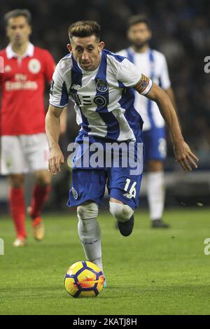 Hector Herrera, centrocampista messicano di Porto, durante la partita della Premier League 2016/17 tra FC Porto e SL Benfica, al Dragao Stadium di Porto il 1 dicembre 2017. (Foto di Pedro Lopes / DPI / NurPhoto) Foto Stock