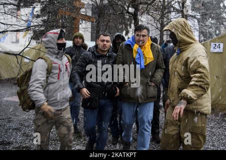 Mikhail Saakashvili vicino al Parlamento dell'Ucraina. Kiev, Ucraina 05-12-2017 (Foto di Maxym Marusenko/NurPhoto) Foto Stock