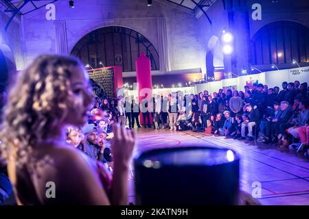 2nd dicembre 2017 : Voguing di palla durante la settimana di lotta contro l'AIDS Parigi dall'associazione Act Up-Paris. (Foto di Olivier Donnars/NurPhoto) Foto Stock