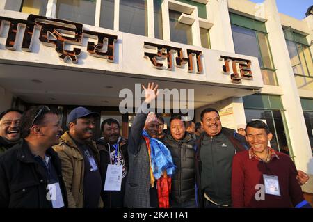 Narottam Baidya, leader senior del Congresso nepalese, ha vinto l'elezione dell'Assemblea statale dal collegio elettorale di Kathmandu 4 (A). Ha ricevuto 8.719 voti mentre il suo concorrente Nirmal Kuinkel dell'alleanza sinistra ha ottenuto 7.794 voti. (Foto di Narayan Maharjan/NurPhoto) Foto Stock