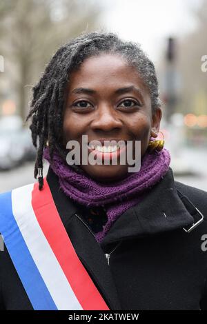 Daniele Obono partecipa a un'iniziativa di ispettori del lavoro dinanzi al Ministero della Salute e degli Affari sociali per il rispetto delle libertà sindacali presso l'ispettorato del lavoro di Parigi, in Francia, il 14 dicembre 2017. (Foto di Julien Mattia/NurPhoto) Foto Stock