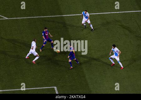 Leo messi dall'Argentina del FC Barcelona e Luis Suarez dall'Uruguay del FC Barcelona durante la partita la Liga tra FC Barcelona e Deportivo allo stadio Camp Nou il 17 dicembre 2017 a Barcellona, Spagna. (Foto di Xavier Bonilla/NurPhoto) Foto Stock