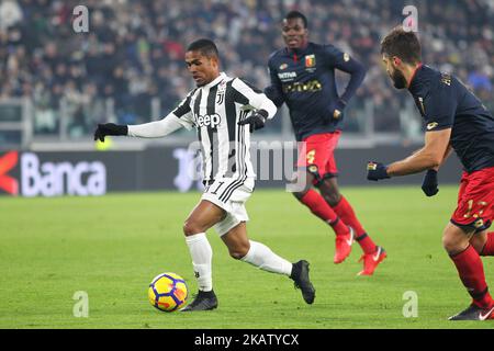 Douglas Costa (Juventus FC) in azione durante la partita di calcio della Coppa Italia tra Juventus FC e Geona CFC allo stadio Allianz il 20 dicembre 2017 a Torino. La Juventus ha vinto 2-0 su Genova. (Foto di Massimiliano Ferraro/NurPhoto) Foto Stock