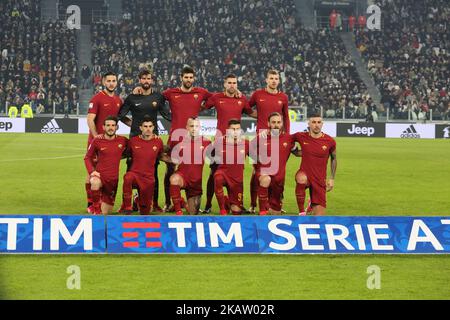 I giocatori DI AS Roma prima della Serie A partita di calcio tra Juventus FC e AS Roma allo Stadio Allianz il 23 dicembre 2017 a Torino. (Foto di Massimiliano Ferraro/NurPhoto) Foto Stock