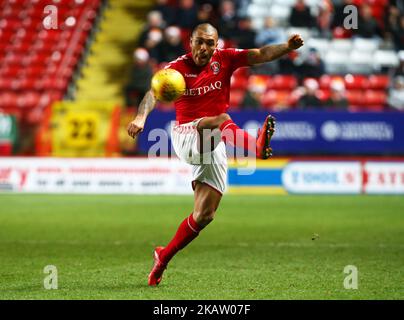 Josh Magennis di Charlton Athletic in azione durante la Sky Bet League una partita tra Charlton Athletic contro Blackpool al Valley Stadium di Londra il 23 dicembre 2017 (Foto di Kieran Galvin/NurPhoto) Foto Stock