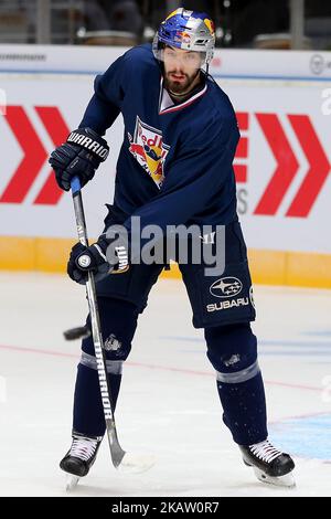 Markus Lauridsen della Red Bull Monaco durante la sessione di formazione della Red Bull EHC Monaco di Baviera, presso Olympiahalle a Monaco di Baviera, Germania, il 29 dicembre 2017. (Foto di Marcel Engelbrecht/NurPhoto) Foto Stock