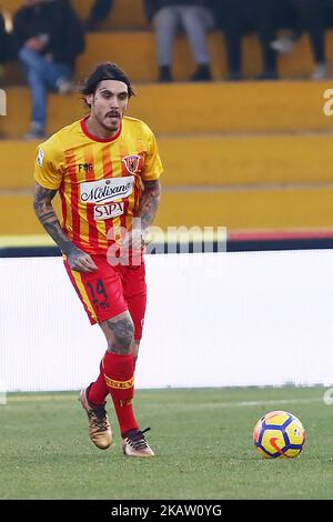 NICOLAS VIOLA (Benevento Calcio) durante la Serie A match tra Benevento Calcio e Chievo Verona allo Stadio Ciro Vigorito di Benevento, Italia, il 30 dicembre 2017 (Photo by Paolo Manzo/NurPhoto) Foto Stock