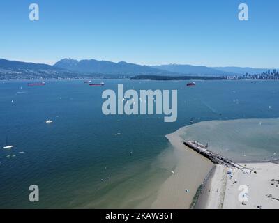 Una vista aerea della spiaggia delle banche spagnole di Vancouver in Canada Foto Stock