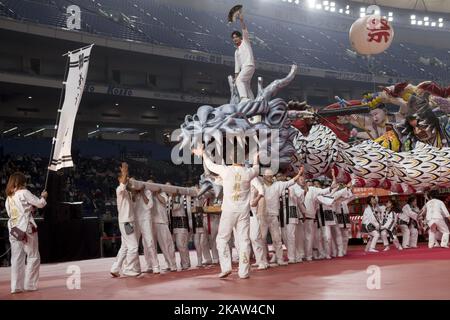 Esibizione di Kikuchi Hakuryu della prefettura di Kumamoto durante il 10th° Furusato (Hometown) Matsuri Tokyo Festival al Tokyo Dome di Bunkyo Ward, il 13 gennaio 2018. Furusato Matsuri è un evento molto popolare che si tiene ogni anno al Tokyo Dome a gennaio con circa 400 mila partecipanti, è uno dei più grandi eventi collettivi del Giappone sul tema delle performance tradizionali â€œmatsuriâ€. (Foto di Alessandro di Ciommo/NurPhoto) Foto Stock