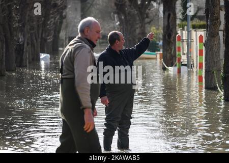 Il 26 gennaio 2018, la Senna trabocca a Villeneuve Saint Georges e Val de Marnes, vicino a Parigi, Francia. Gli abitanti sono organizzati themself per il fine settimana come FESR threating per tagliare il potere. (Foto di Julien Mattia/NurPhoto) Foto Stock