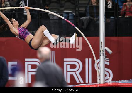 Katerina Stefanidi di Grecia compete in pole vault durante l'Athletics Indoor Meeting di Parigi 2018, presso l'AccorHotels Arena (Bercy) di Parigi, in Francia, il 7 febbraio 2018. (Foto di Michel Stoupak/NurPhoto) Foto Stock