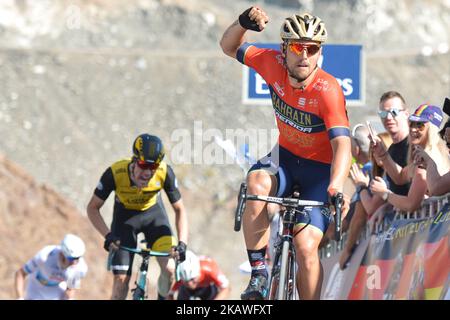 Sonny Colbrelli italiano del Bahrain-Merida Team vince il Dubai Municipality Stage, 172 km quarta tappa del Tour di Dubai 2018, con partenza da Skydive Dubai e arrivo alla diga di Hatta-Hatta. Venerdì 9 febbraio 2018, ad Hatta, Emirati di Dubai, Emirati Arabi Uniti. (Foto di Artur Widak/NurPhoto) Foto Stock