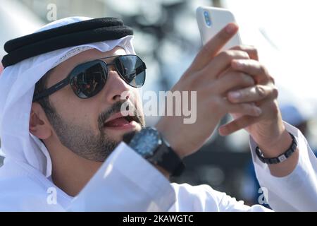 Sheikh Mansour Bin Mohammed Bin Rashid al Maktoum visto al traguardo del Dubai Meraas Stage, la quinta e ultima tappa di 132 km del Dubai Tour 2018. Sabato 10 febbraio 2018 a Dubai, Emirati Arabi Uniti. (Foto di Artur Widak/NurPhoto) Foto Stock