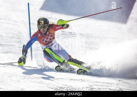 Nastasia Noens di Francia in gara nella finale femminile in slalom al Centro Alpino di Yongpyong, Pyeongchang, Corea del Sud il 16 febbraio 2018. (Foto di Ulrik Pedersen/NurPhoto) Foto Stock