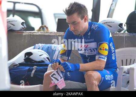 L'italiano Elia Viviani dai piani Quick Step visto in vista della quarta tappa, 12,6km° crono individuale al Maryah Island Stage dell'Abu Dhabi Tour 2018. Sabato 24 febbraio 2018, all'isola di al Maryah, Abu Dhabi, Emirati Arabi Uniti. (Foto di Artur Widak/NurPhoto) Foto Stock