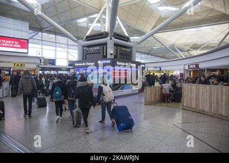 Aeroporto internazionale Stansted di Londra, un aeroporto con più di 25.000.000 passeggeri nel 2017 che serve principalmente la città di Londra e la contea di Essex. È un hub per Ryanair come principale operatore, easyJet, Jet2.com, Thomas Cook Airlines e TUI Airways. L'aeroporto è di proprietà del Manchester Aereoporti Group. L'aeroporto ha una storia importante in quanto è stato aperto come campo aereo nel 1943 ed è stato utilizzato durante la seconda guerra mondiale per la RAF. (Foto di Nicolas Economou/NurPhoto) Foto Stock